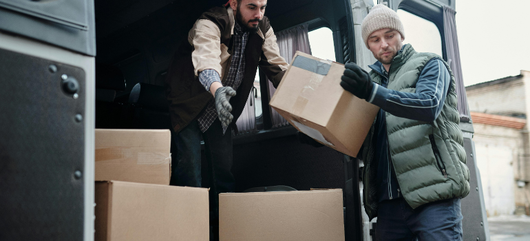 Movers for one of the long distance moving companies in Michigan