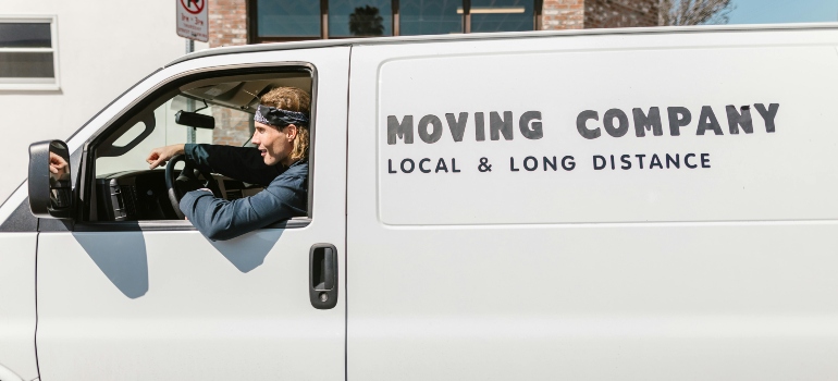 Moving companies sterling heights MI moving van