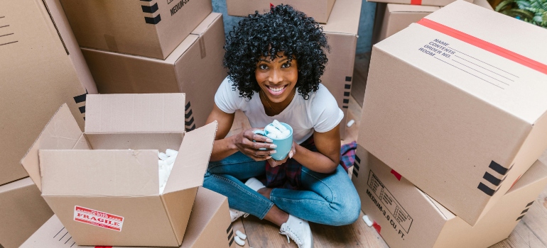 A lady satisfied with movers lansing mi services