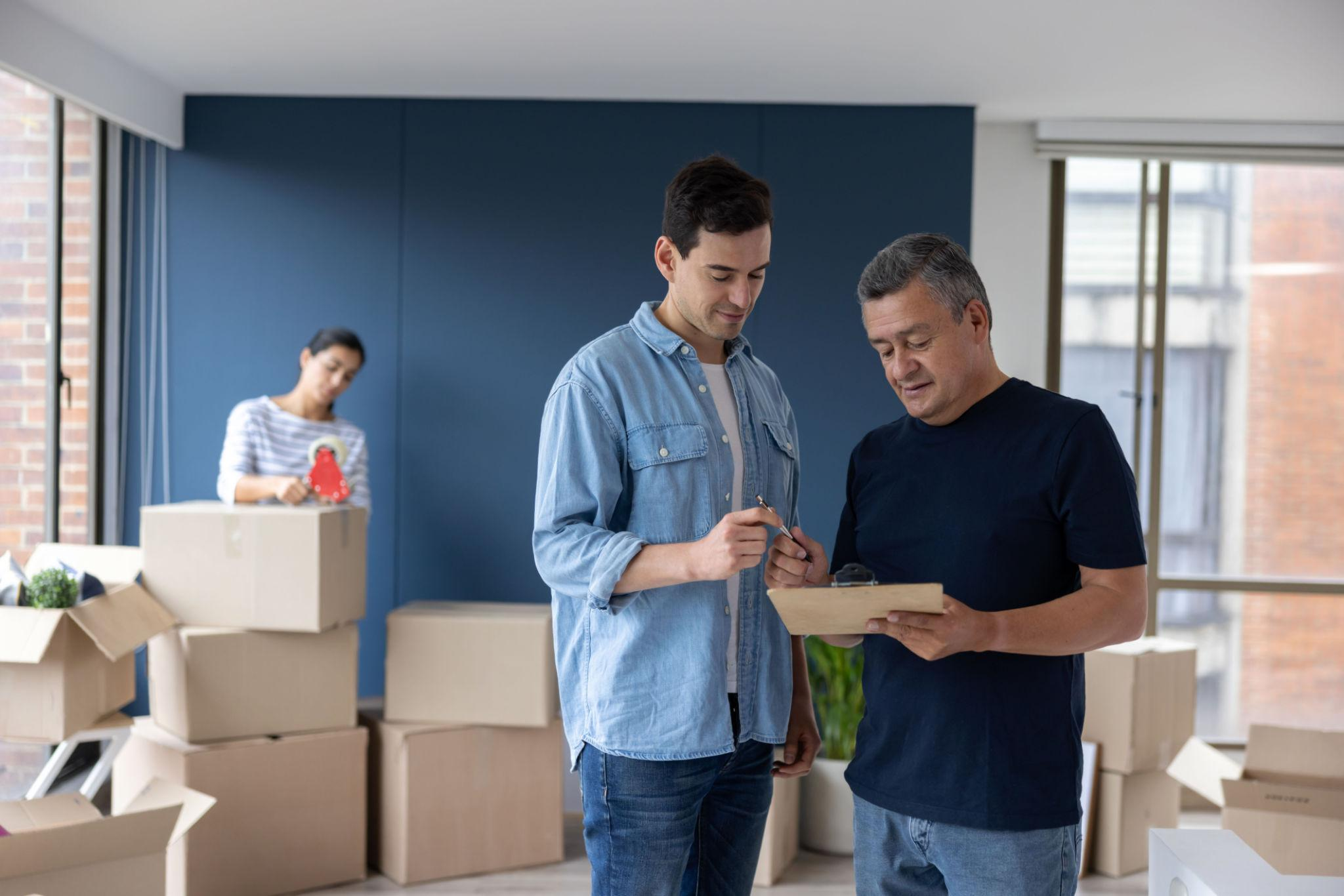 When to Book Movers in Michigan: A Complete Moving Timeline Guide